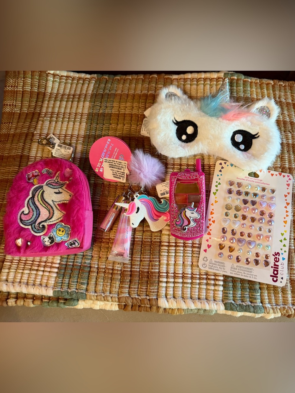 Claire’s Unicorn Accessory Set with White Fluffy Sleep Mask